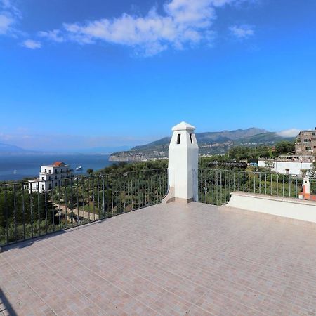 La Casetta Di Emma Sorrento Exteriör bild