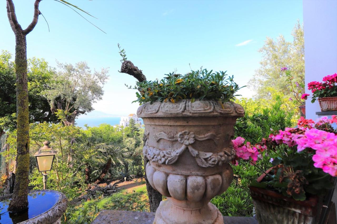 La Casetta Di Emma Sorrento Exteriör bild